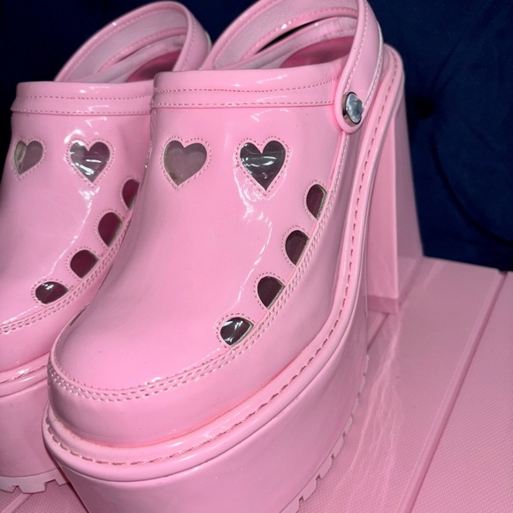 Sugar Thrillz Pink platform Clogs - Picture 1 of 6